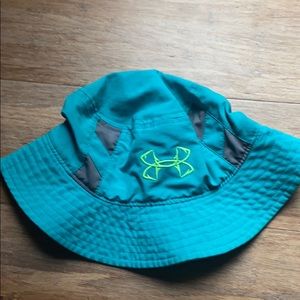 Like new kids Under Armour sun hat